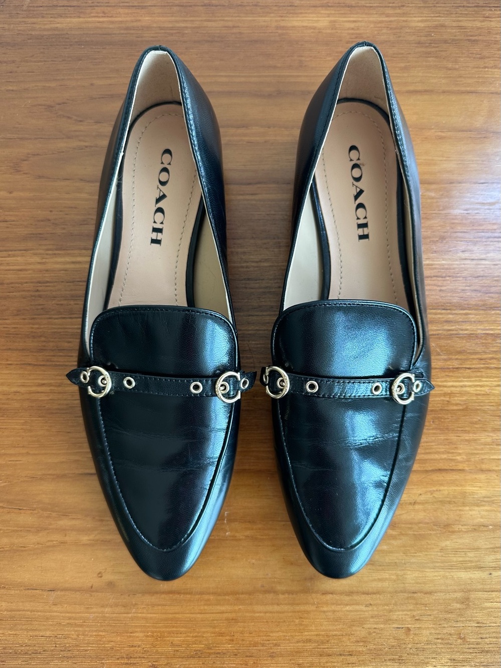 EUC | COACH | ISABEL LOAFER BLACK LEATHER GOLD HARDWARE | SIZE 7.5 | WORN ONCE